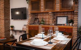 Apartamento turístico junto al Paseo de los Tristes y la Alhambra QH Santa Ana
